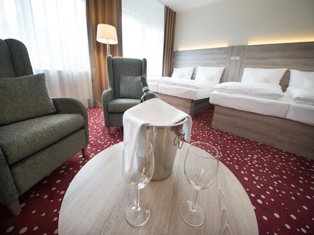 Ea Hotel Kraskov Stary Dvur Bilik gambar